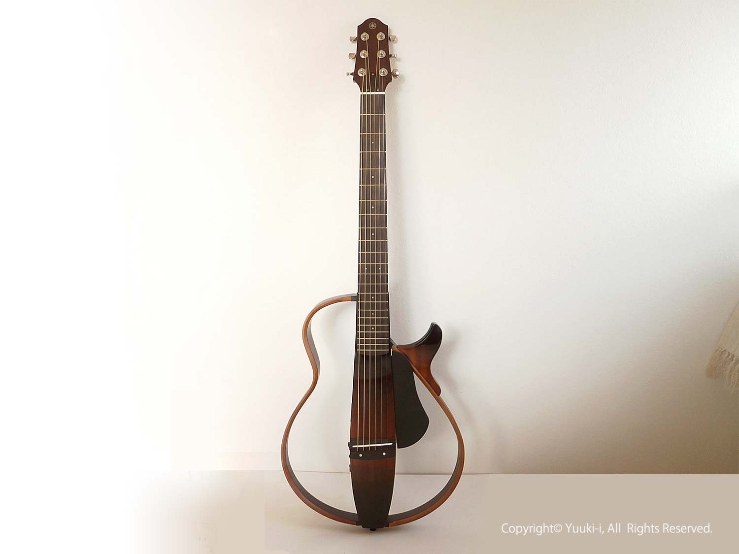 弾きやすさと充実の機能♪ YAMAHA サイレントギター SLG200S！ | 石橋